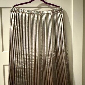 New Tommy Hilfiger silver pleated XL skirt